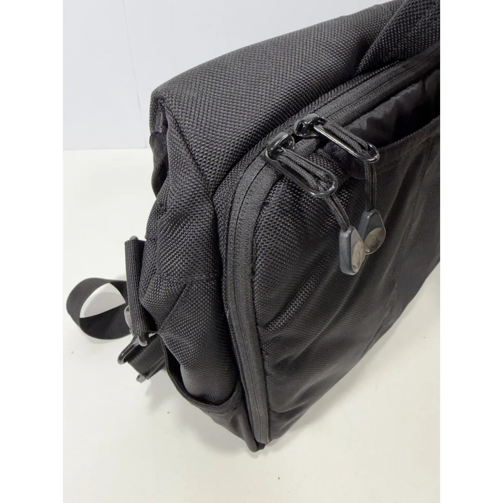 Timbuk2 Facebook Messenger Bag Black Ballistic Nylon Laptop Briefcase Commuter